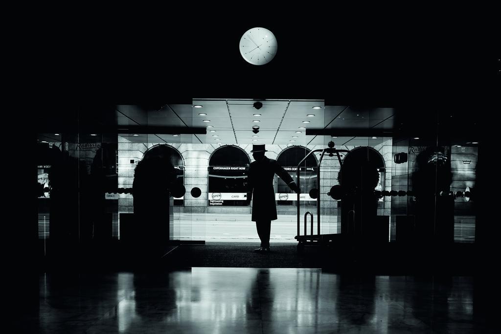 ラディソン コレクション ロイヤル ホテル コペンハーゲン エクステリア 写真 The interior of the airport